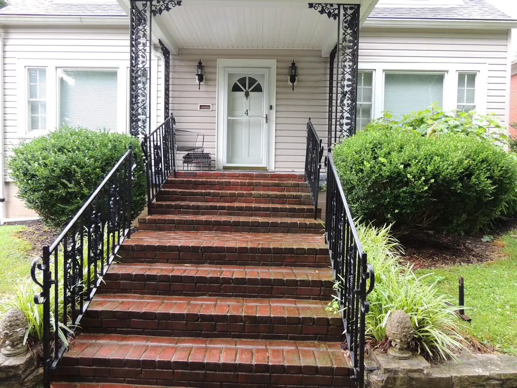4 Tanner Court Frankfort KY 40601