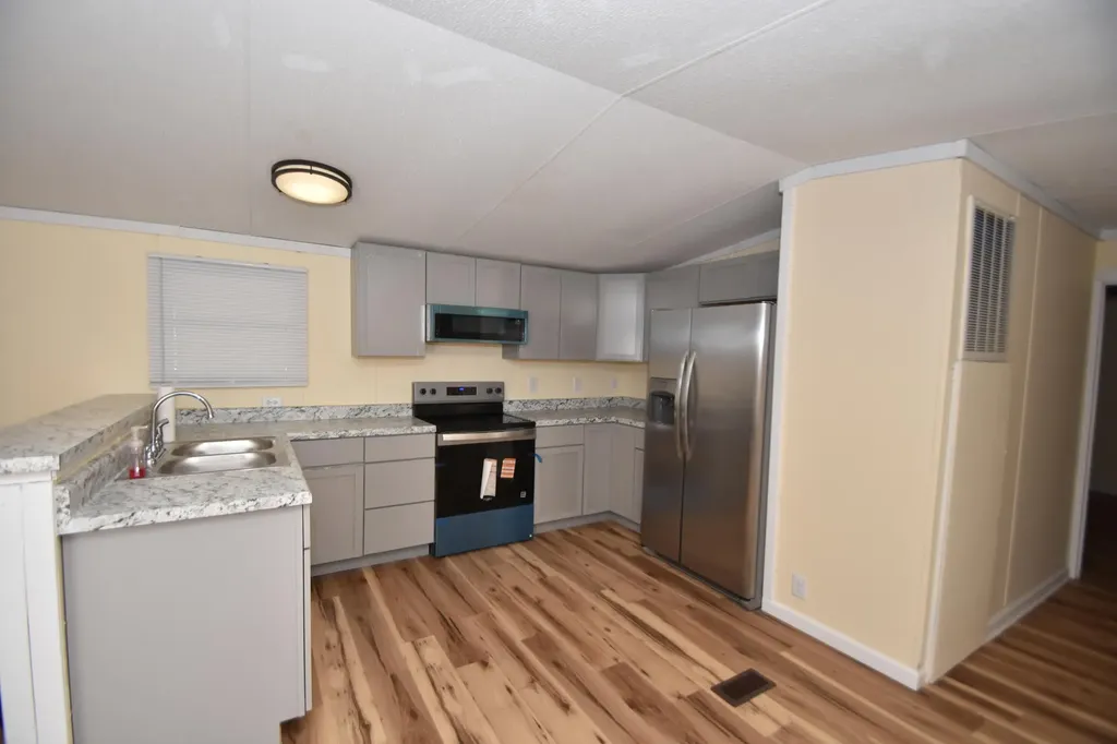 2796 Highway 89 Mckee KY 40447
