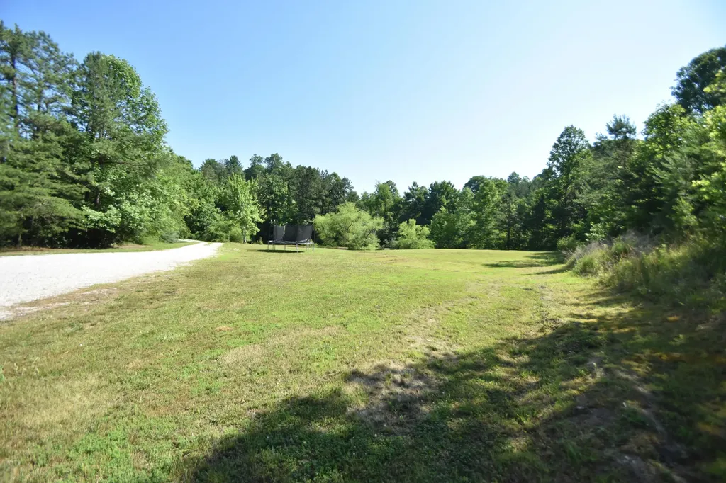 2796 Highway 89 Mckee KY 40447