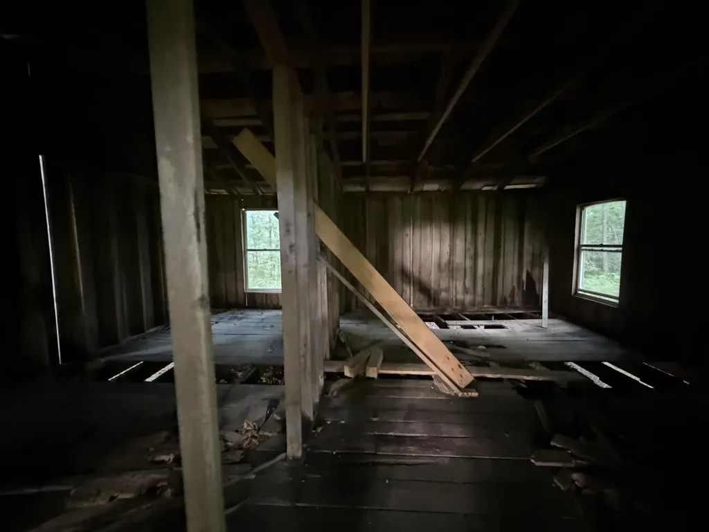9999 2004 Highway Mckee KY 40447