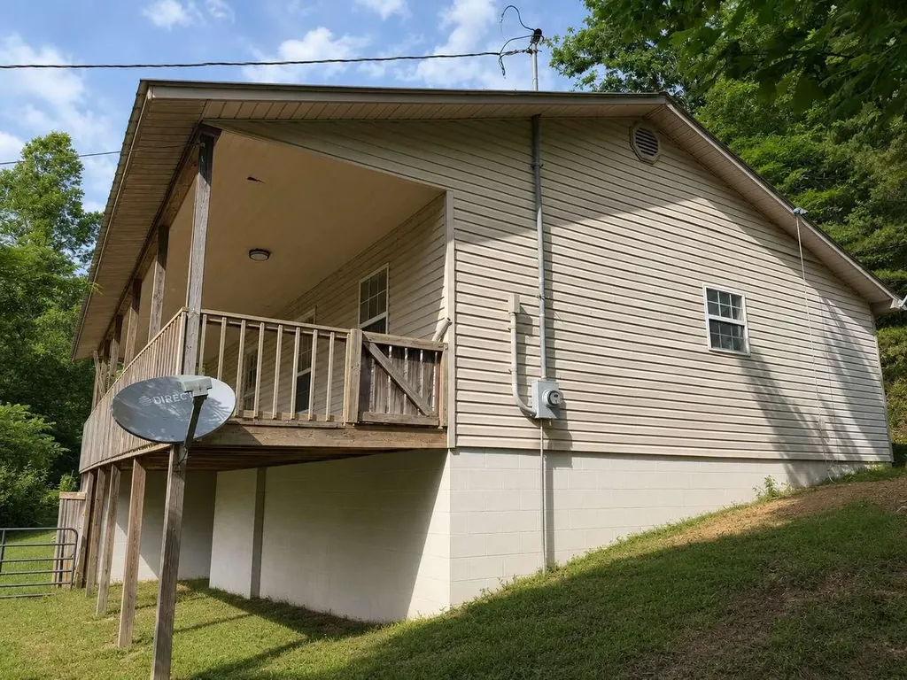 235 Lake Drive Parkers Lake KY 42634