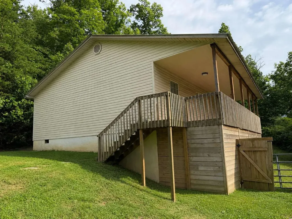 235 Lake Drive Parkers Lake KY 42634