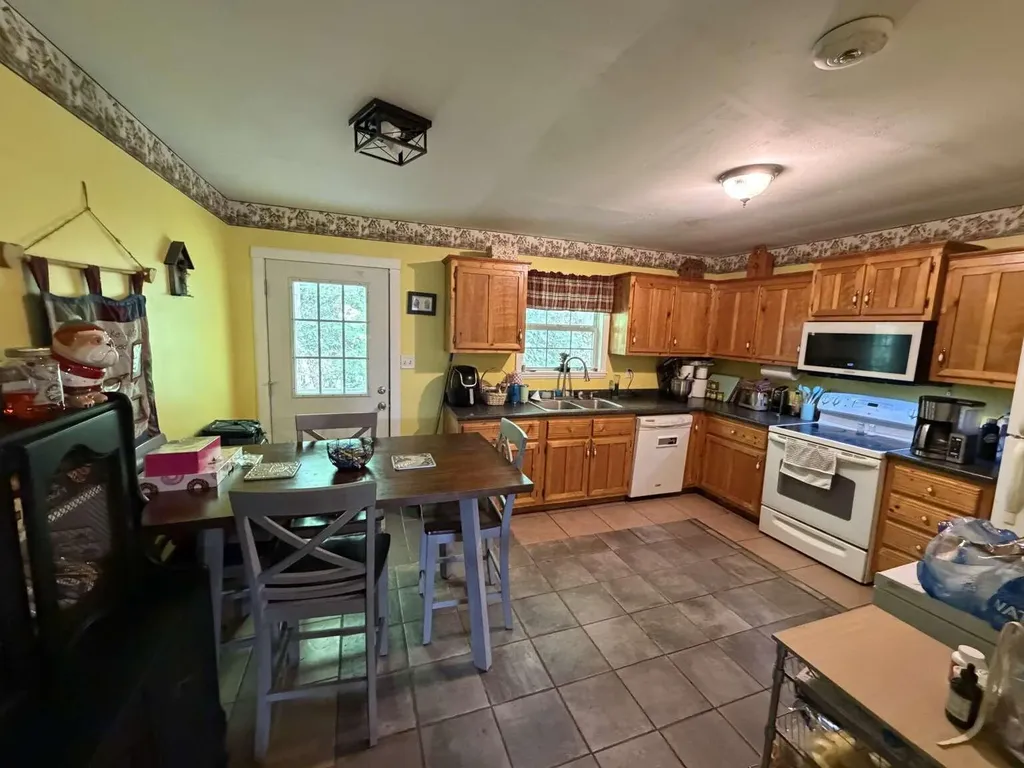 235 Lake Drive Parkers Lake KY 42634