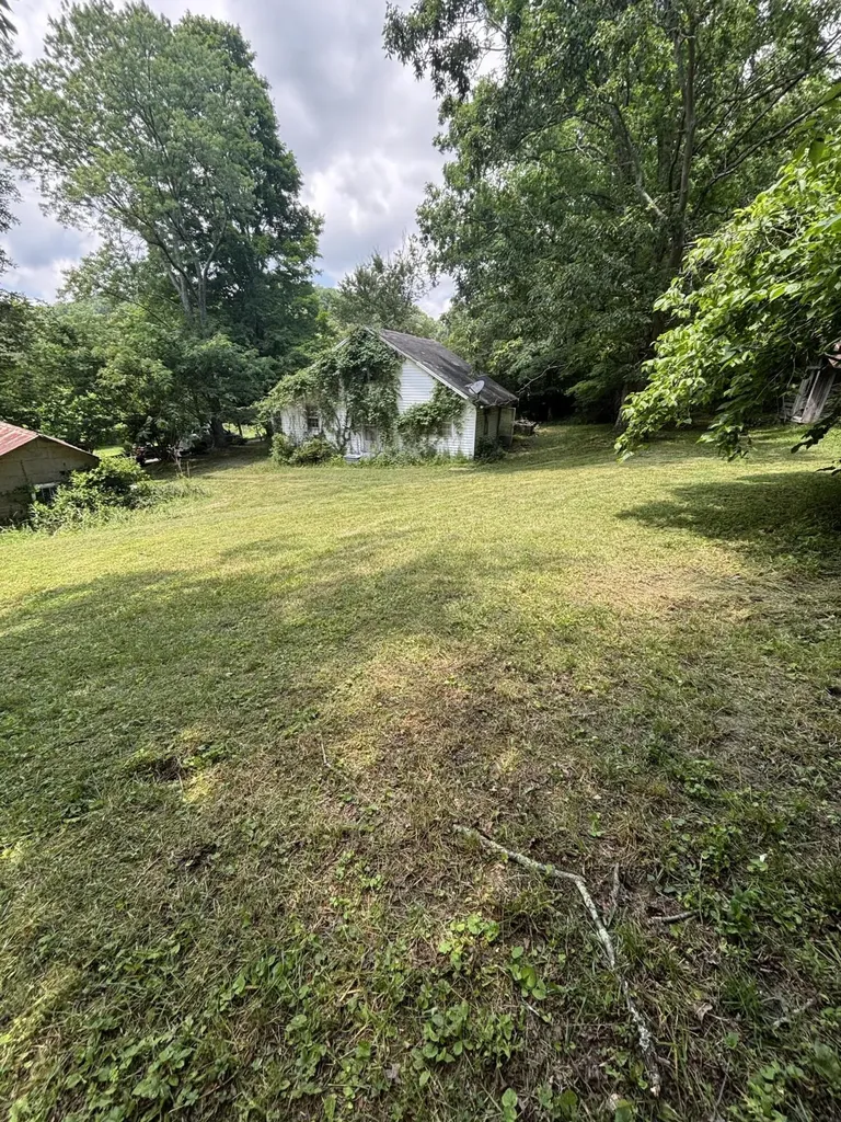 220 Peck Hollow Road Hustonville KY 40437