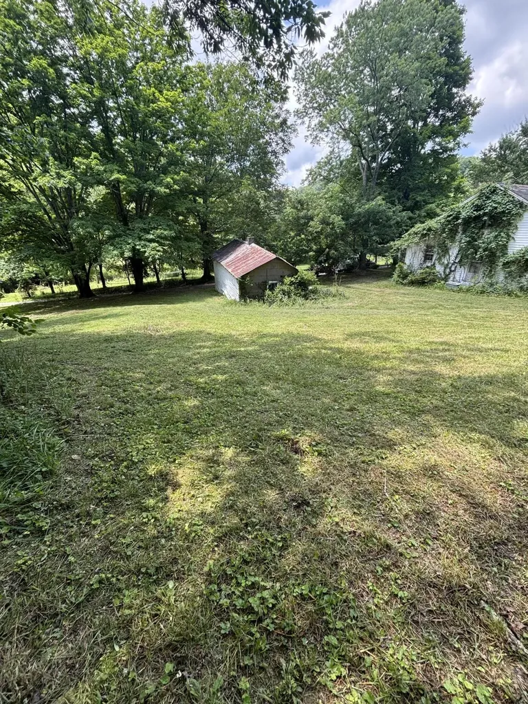 220 Peck Hollow Road Hustonville KY 40437