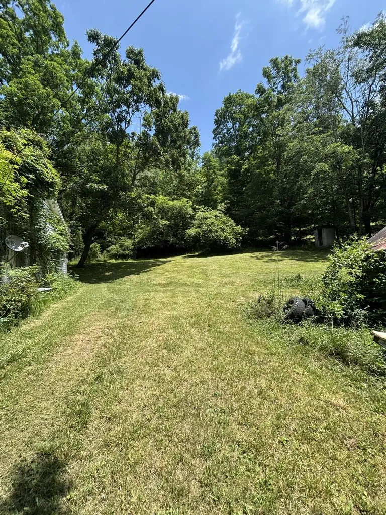 220 Peck Hollow Road Hustonville KY 40437