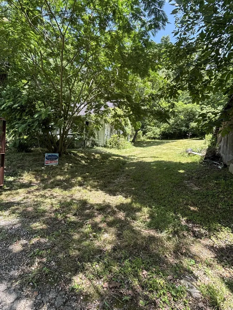 220 Peck Hollow Road Hustonville KY 40437