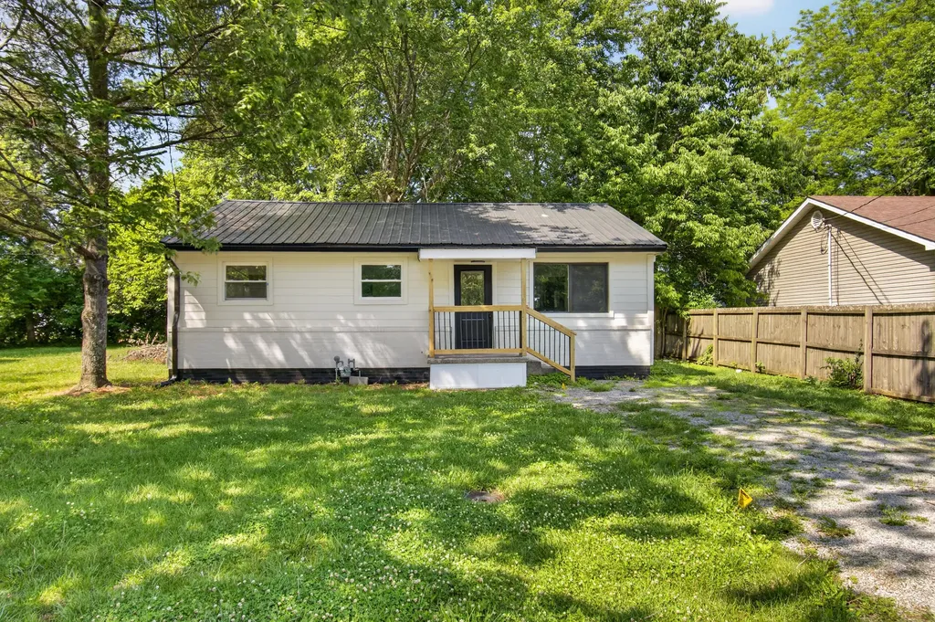33 W Eades Avenue Danville KY 40422