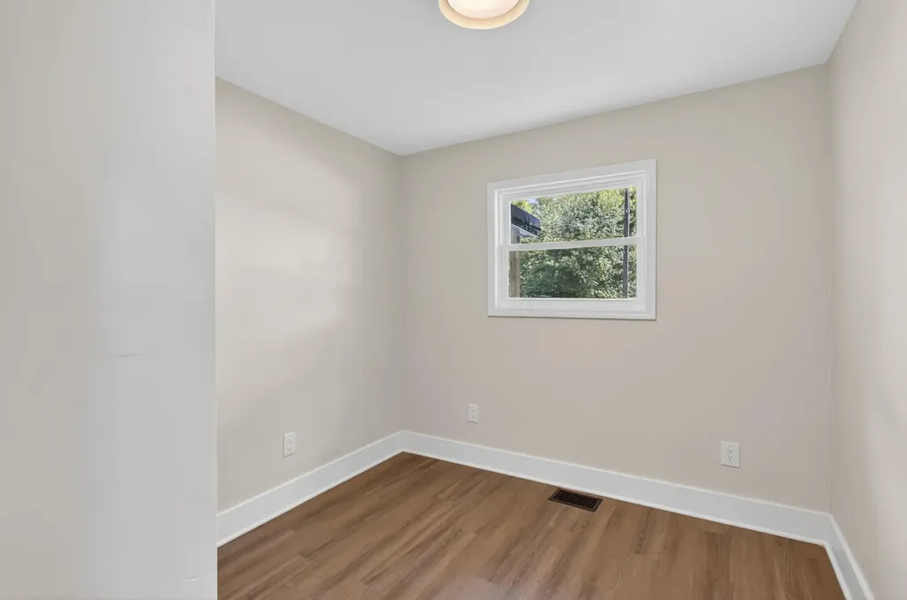 33 W Eades Avenue Danville KY 40422