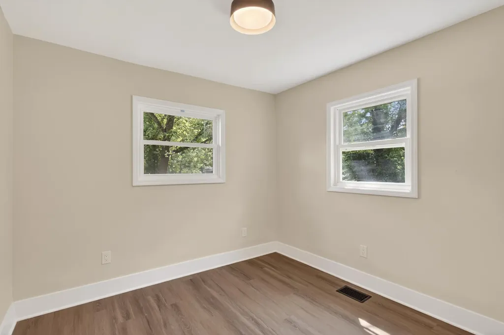 33 W Eades Avenue Danville KY 40422