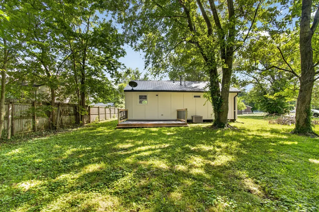 33 W Eades Avenue Danville KY 40422
