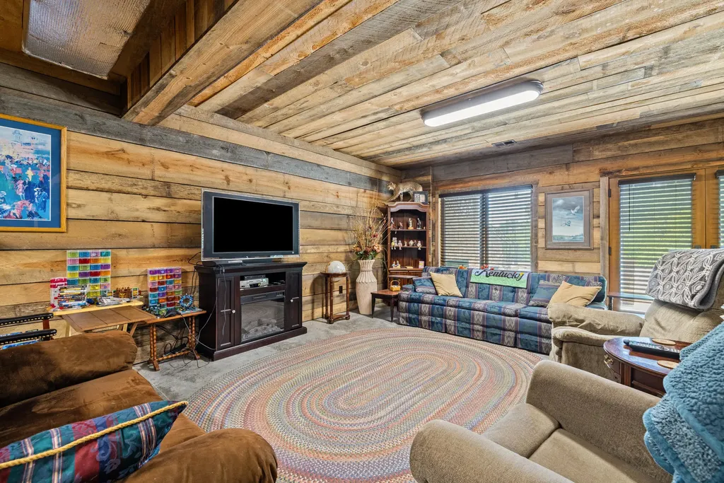 495 Shadrick Ferry Road Frankfort KY 40601