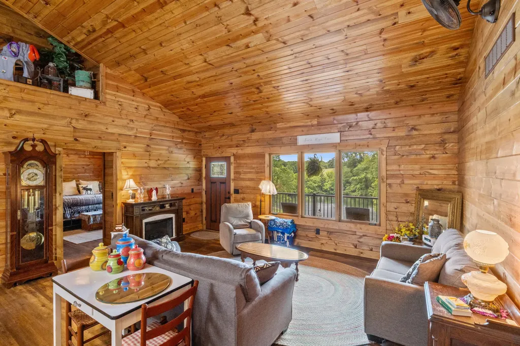 495 Shadrick Ferry Road Frankfort KY 40601