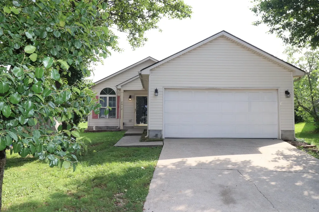 2012 Fairgrounds Court Lexington KY 40516