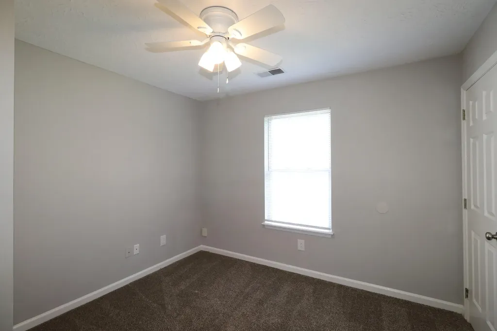 2012 Fairgrounds Court Lexington KY 40516