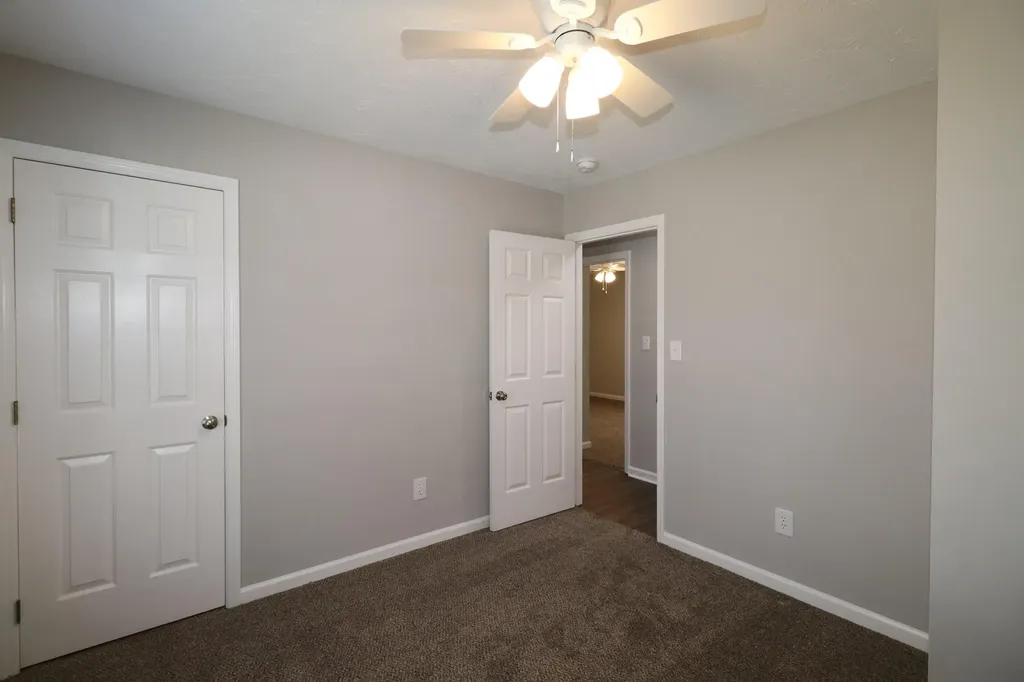 2012 Fairgrounds Court Lexington KY 40516