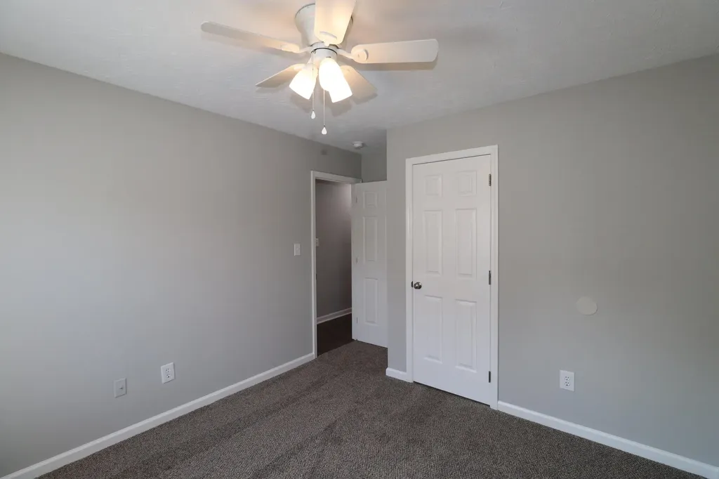2012 Fairgrounds Court Lexington KY 40516