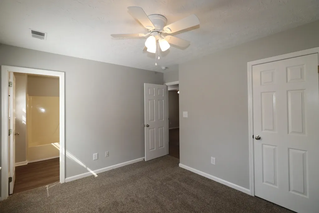2012 Fairgrounds Court Lexington KY 40516