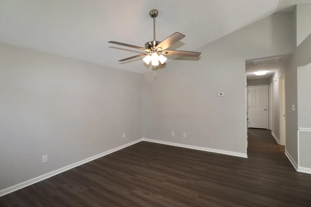 2012 Fairgrounds Court Lexington KY 40516