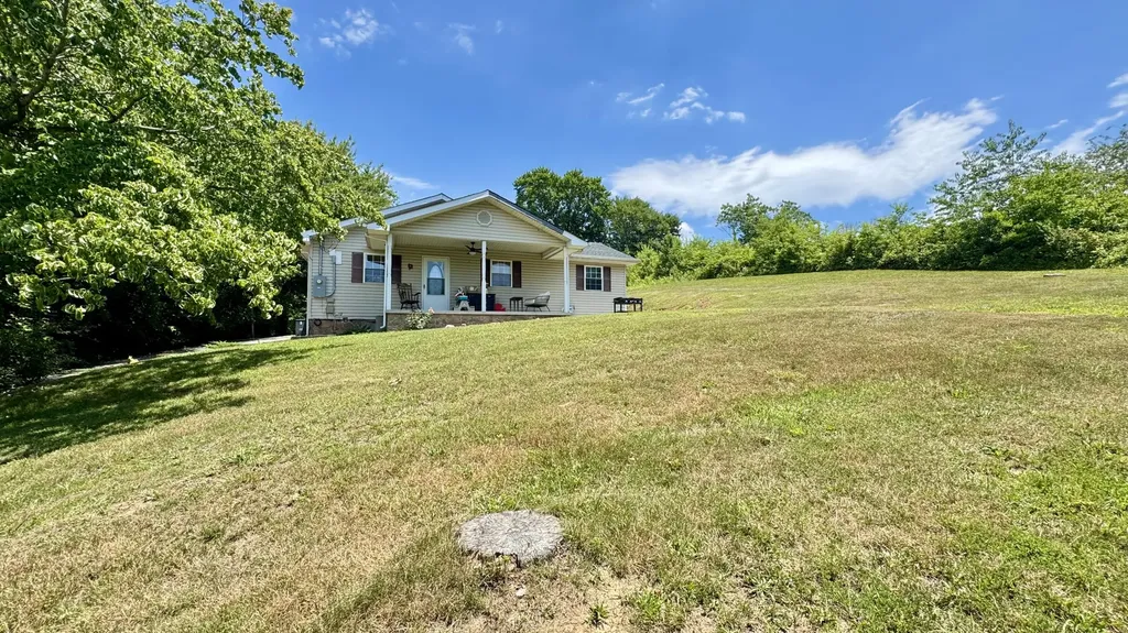 17 Sunny Brook Road Heidrick KY 40949
