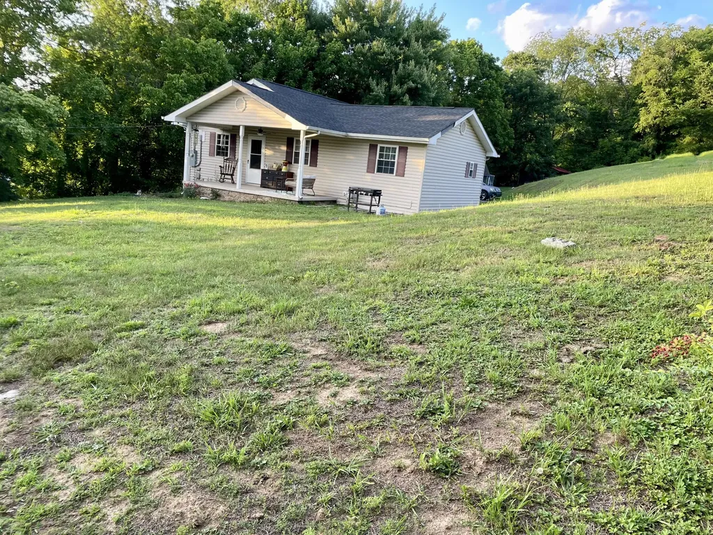 17 Sunny Brook Road Heidrick KY 40949