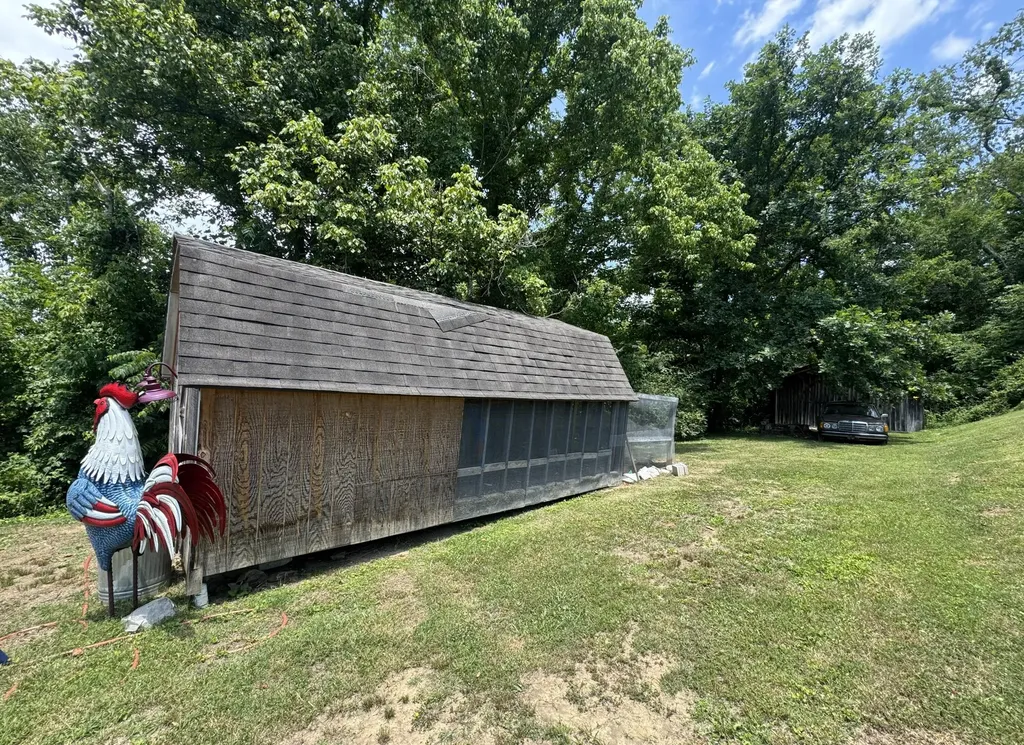 17 Sunny Brook Road Heidrick KY 40949