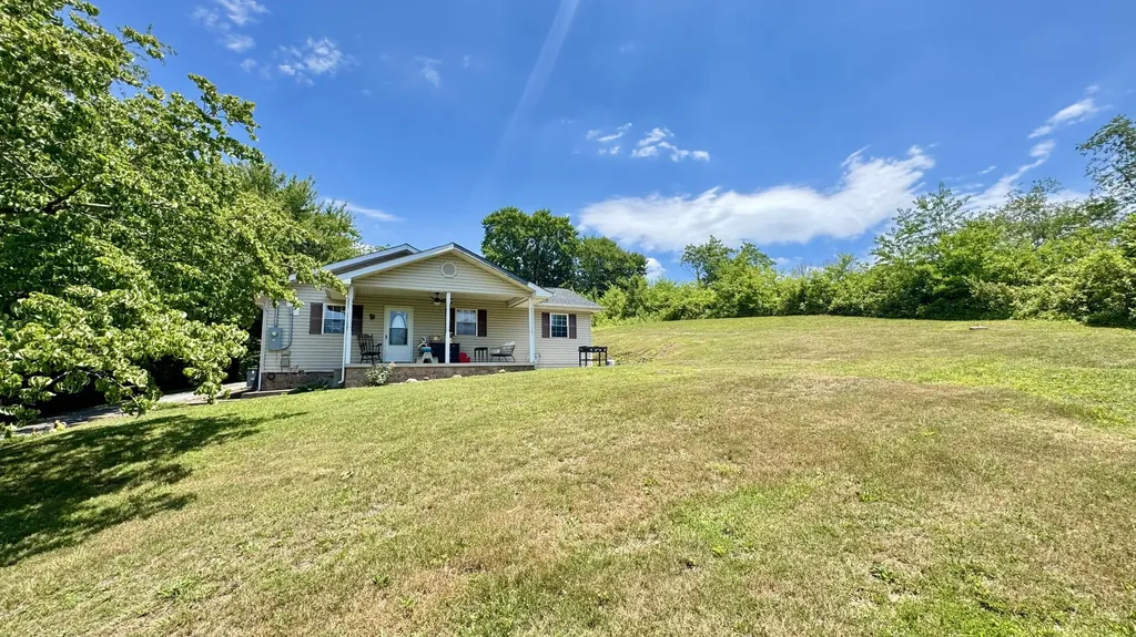 17 Sunny Brook Road Heidrick KY 40949