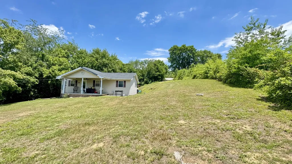 17 Sunny Brook Road Heidrick KY 40949