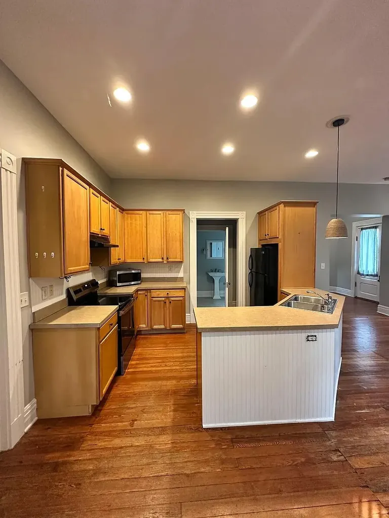 152 E Fourth Street Lexington KY 40508