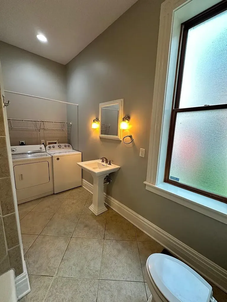 152 E Fourth Street Lexington KY 40508
