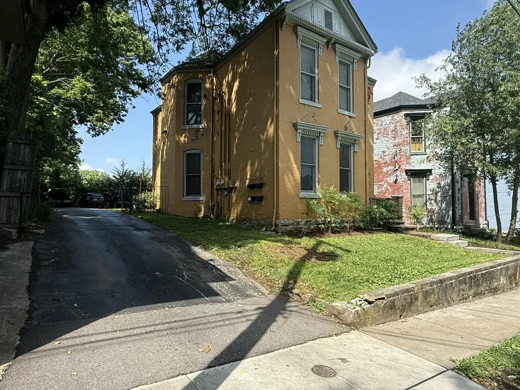 152 E Fourth Street Lexington KY 40508