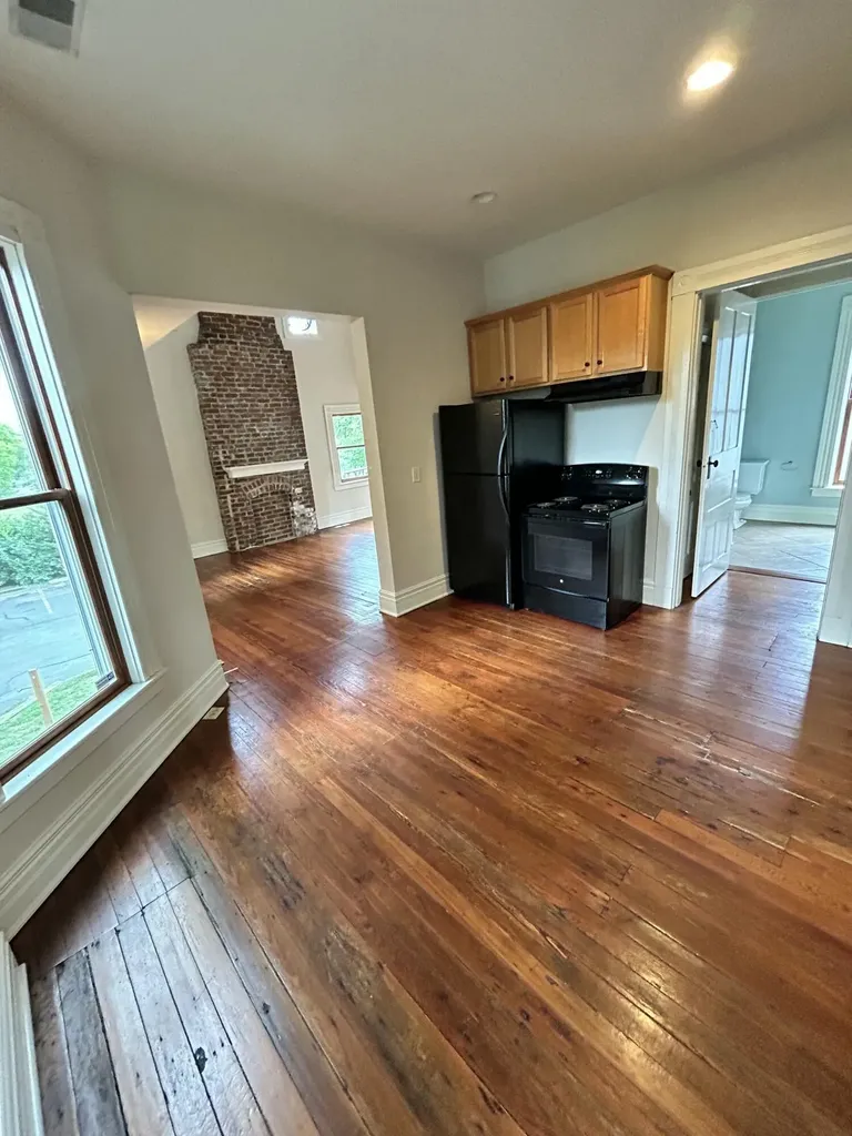 152 E Fourth Street Lexington KY 40508