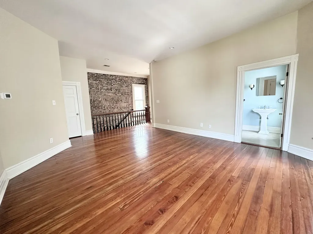 148 E Fourth Street Lexington KY 40508