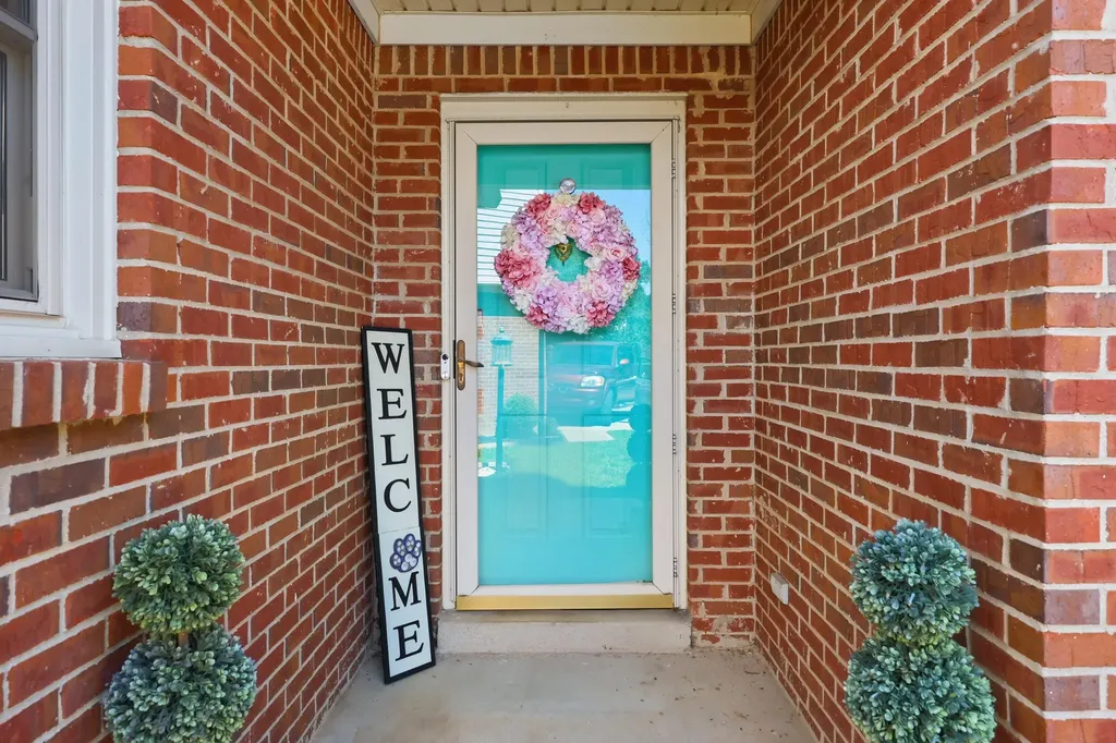 3308 Fort Harrods Court Lexington KY 40513
