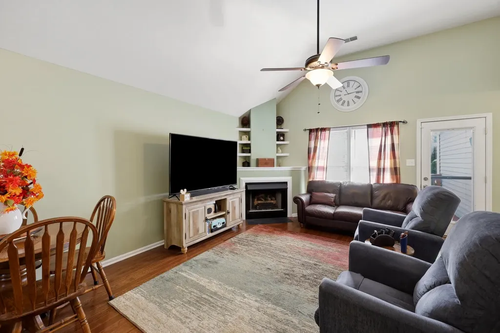 3308 Fort Harrods Court Lexington KY 40513