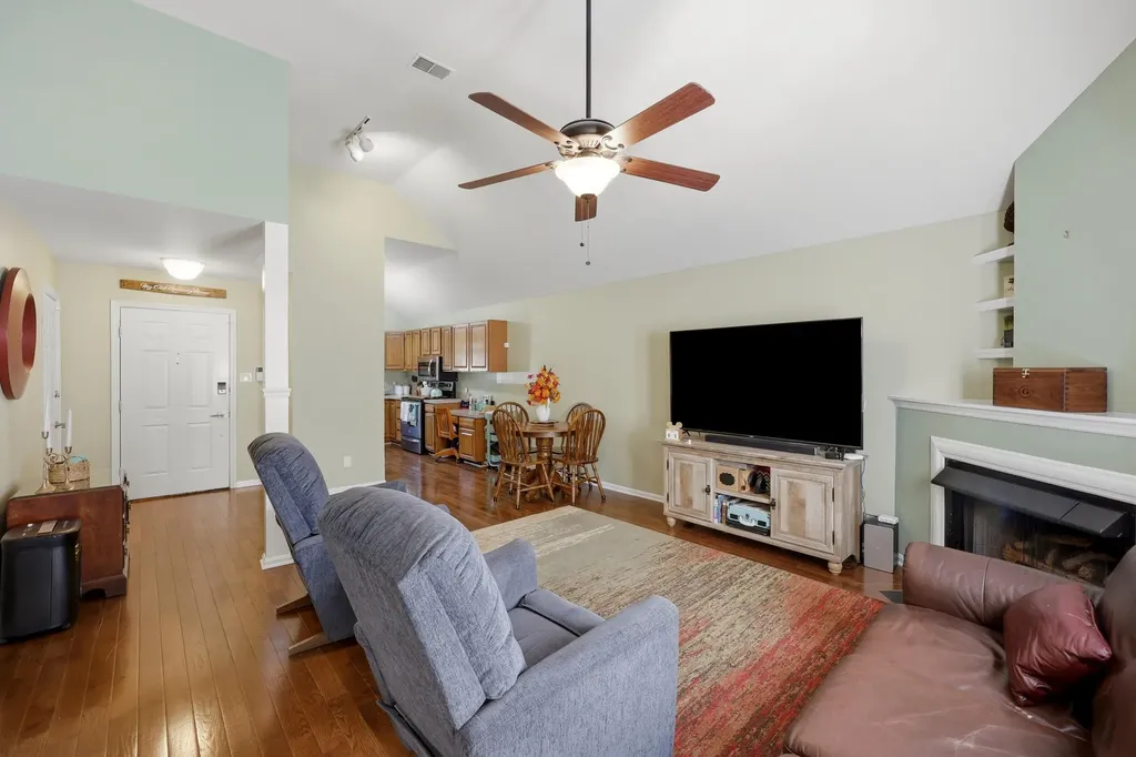3308 Fort Harrods Court Lexington KY 40513