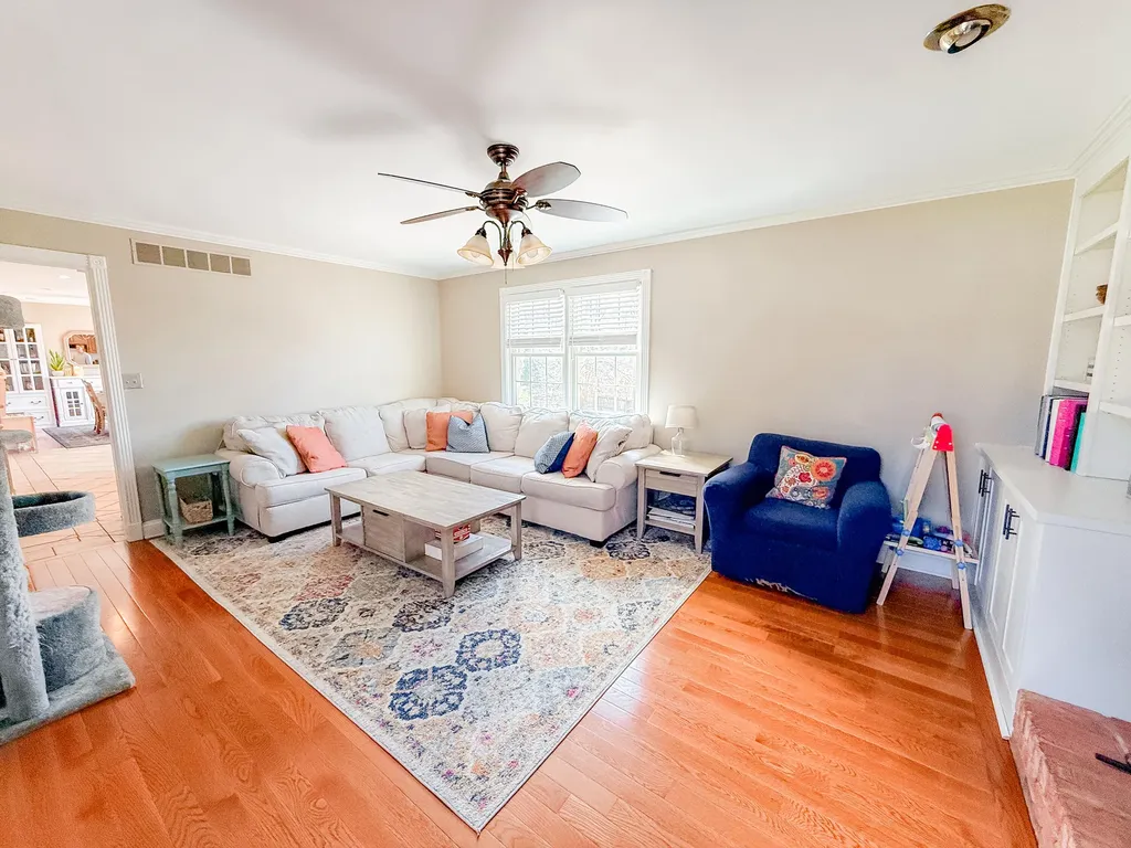 4613 Saron Drive Lexington KY 40515