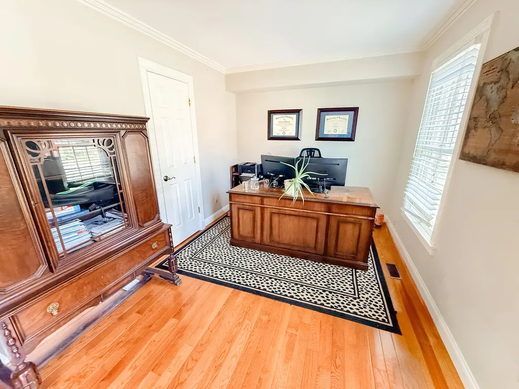 4613 Saron Drive Lexington KY 40515