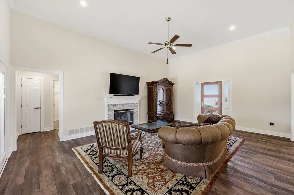 2117 Mangrove Drive Lexington KY 40513