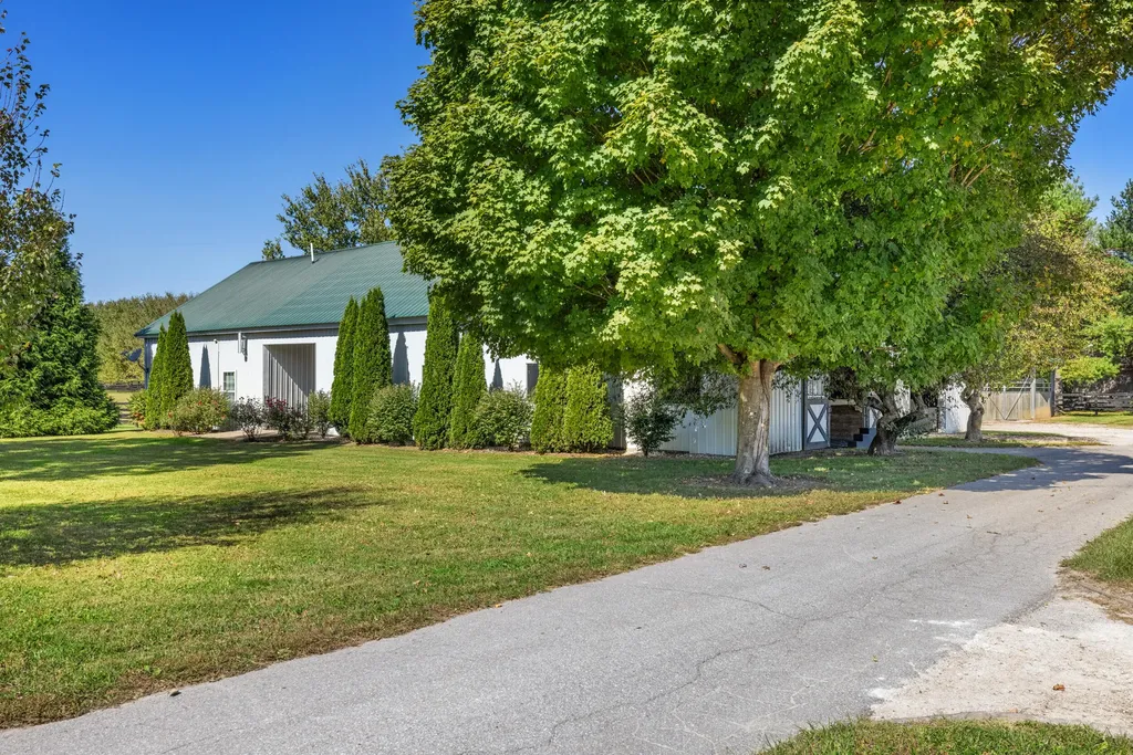 4781 Mount Horeb Pike Lexington KY 40511