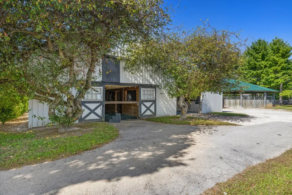 4781 Mount Horeb Pike Lexington KY 40511