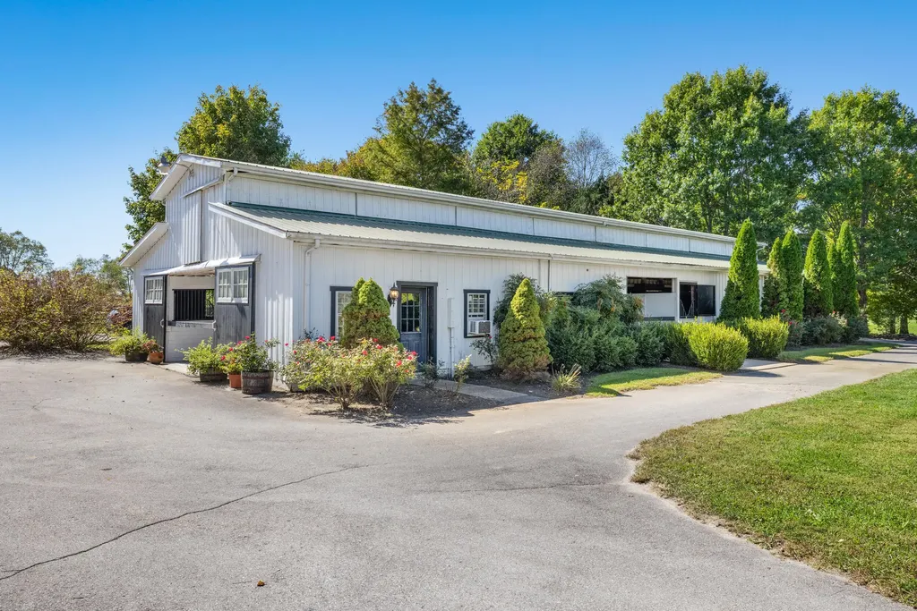 4781 Mount Horeb Pike Lexington KY 40511