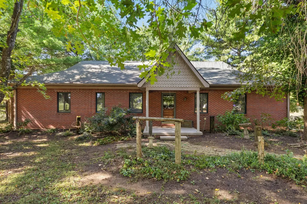 4781 Mount Horeb Pike Lexington KY 40511