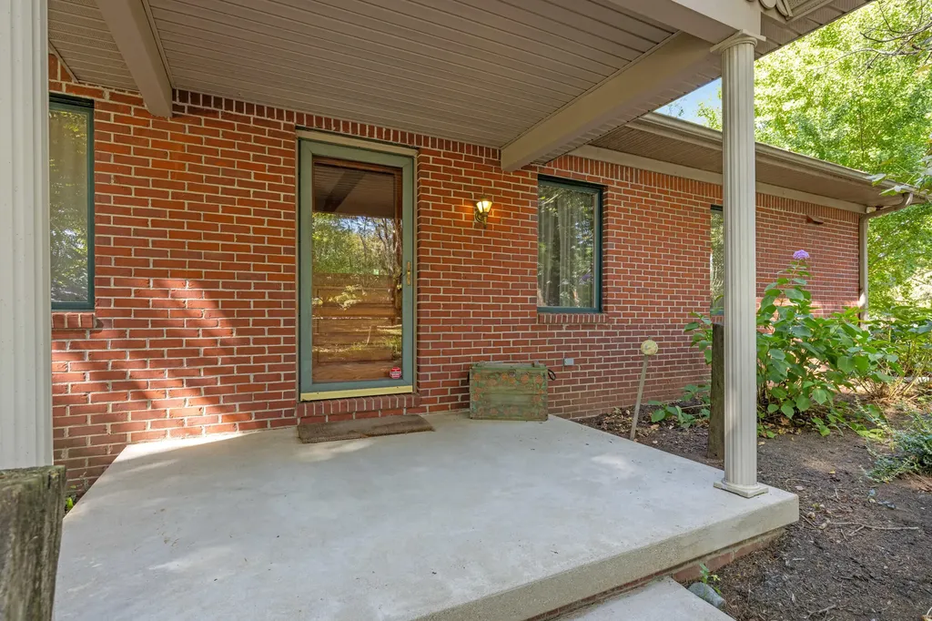 4781 Mount Horeb Pike Lexington KY 40511
