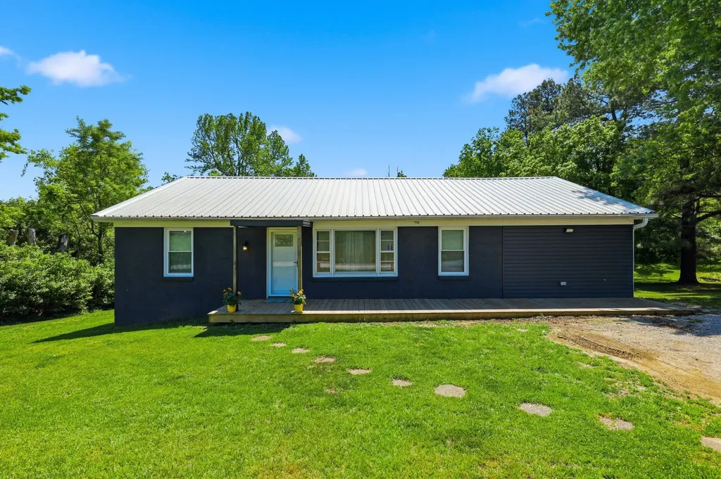 1123 Wells Lane Lawrenceburg KY 40342
