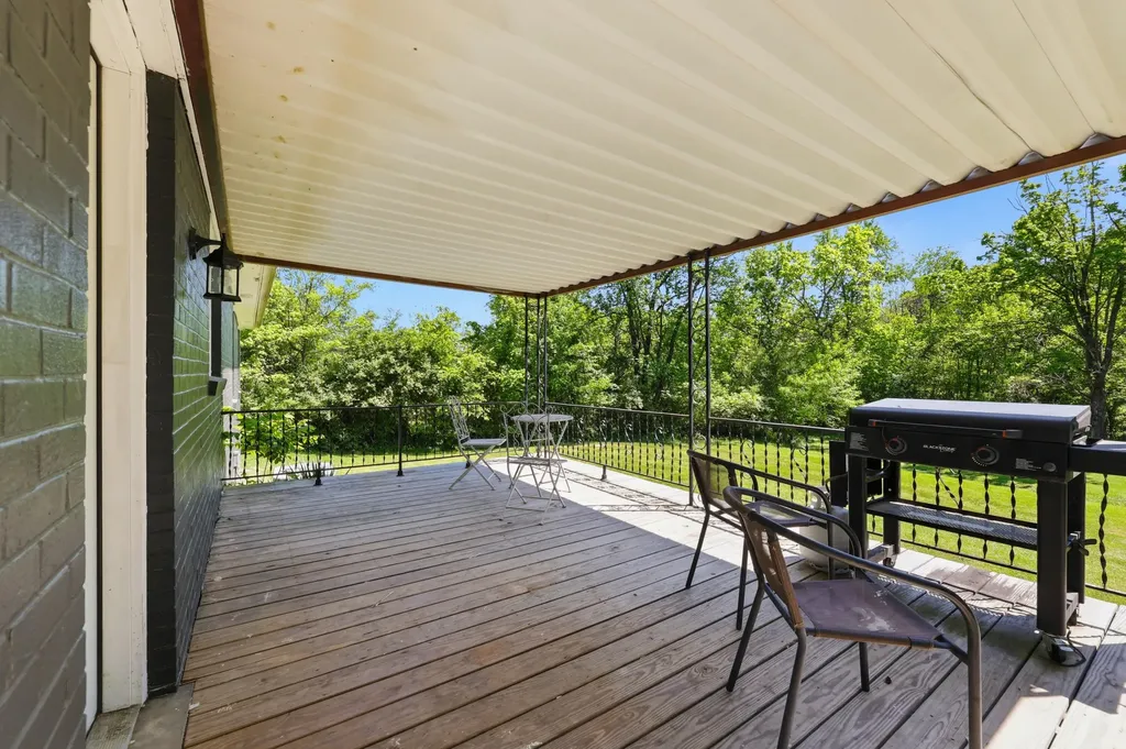 1123 Wells Lane Lawrenceburg KY 40342