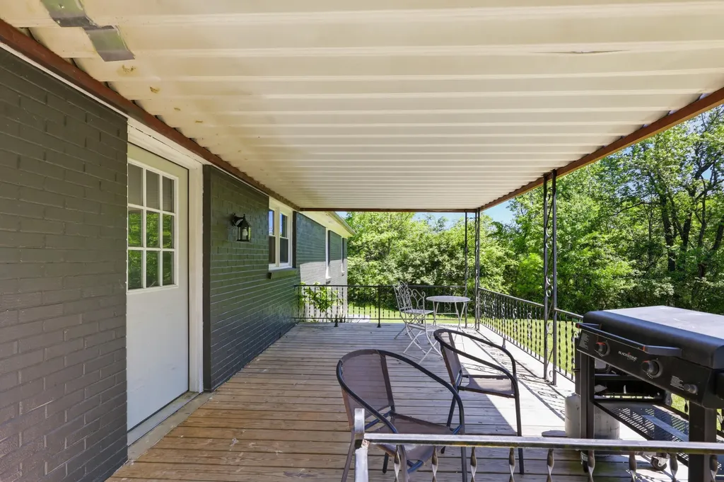 1123 Wells Lane Lawrenceburg KY 40342