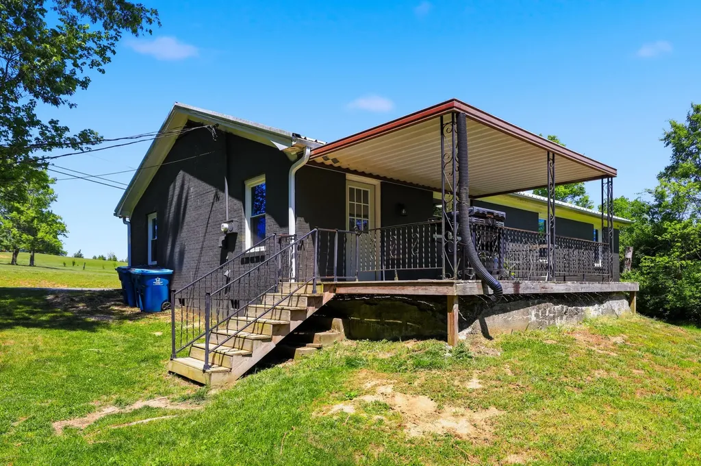 1123 Wells Lane Lawrenceburg KY 40342