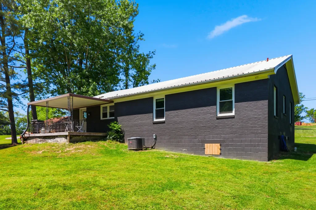 1123 Wells Lane Lawrenceburg KY 40342