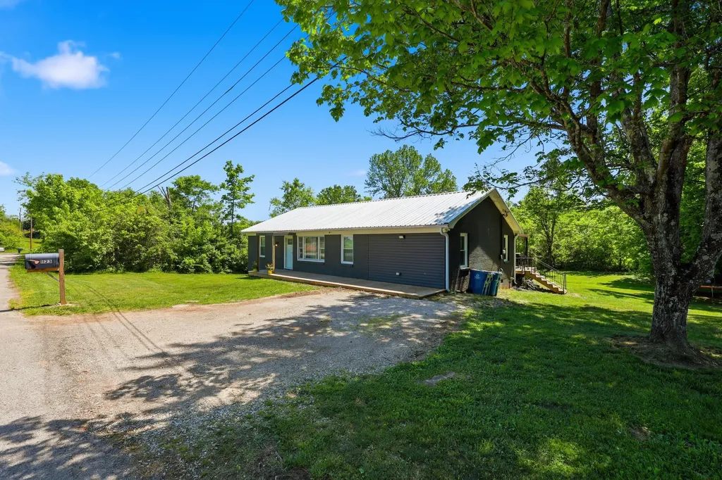 1123 Wells Lane Lawrenceburg KY 40342